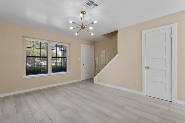 11901 Swearingen DR 105, Austin, TX 78758