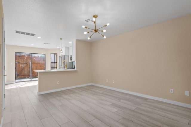 11901 Swearingen DR 105, Austin, TX 78758