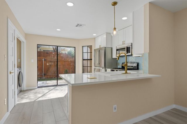 11901 Swearingen DR 105, Austin, TX 78758