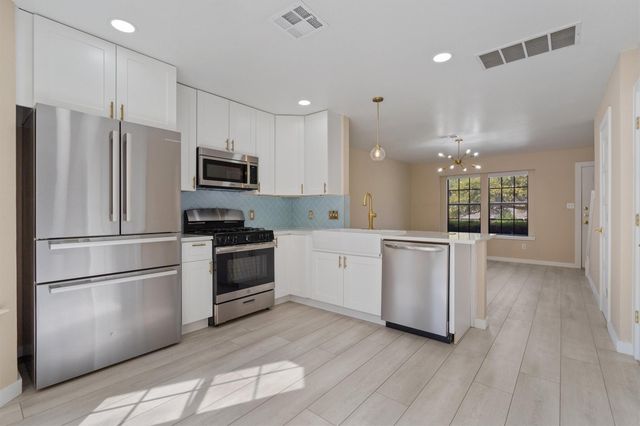 11901 Swearingen DR 105, Austin, TX 78758