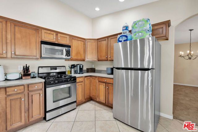 17594 Bangor Avenue, Hesperia, CA 92345