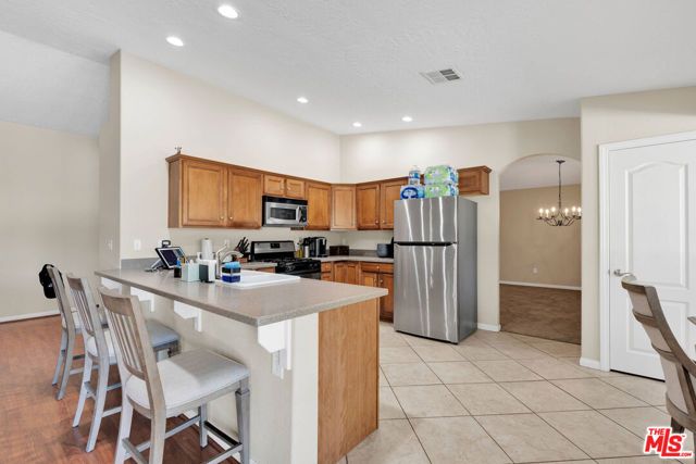 17594 Bangor Avenue, Hesperia, CA 92345