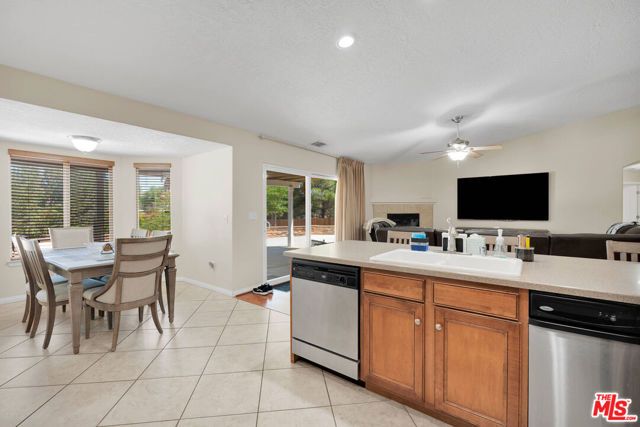 17594 Bangor Avenue, Hesperia, CA 92345