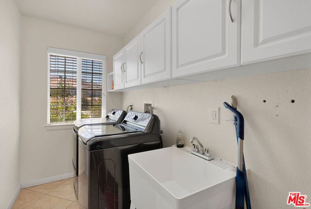 17594 Bangor Avenue, Hesperia, CA 92345