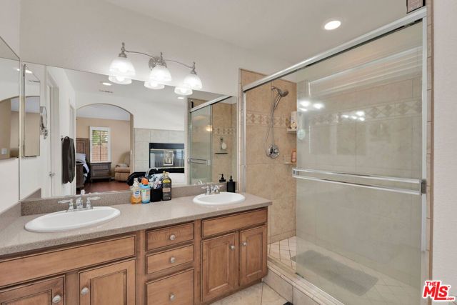 17594 Bangor Avenue, Hesperia, CA 92345