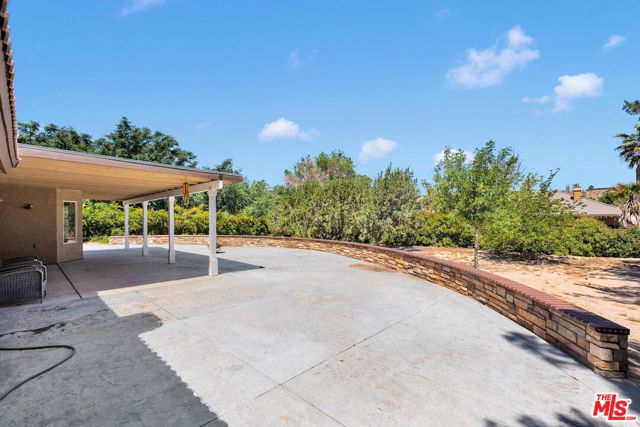 17594 Bangor Avenue, Hesperia, CA 92345