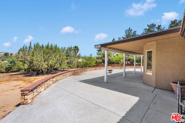 17594 Bangor Avenue, Hesperia, CA 92345