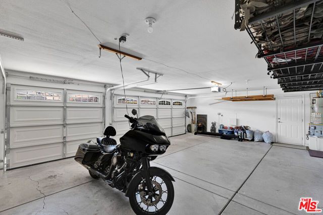 17594 Bangor Avenue, Hesperia, CA 92345