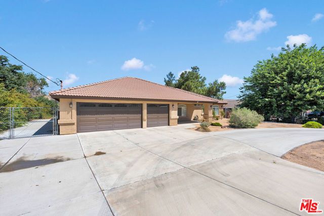 17594 Bangor Avenue, Hesperia, CA 92345