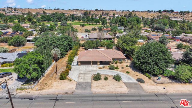 17594 Bangor Avenue, Hesperia, CA 92345