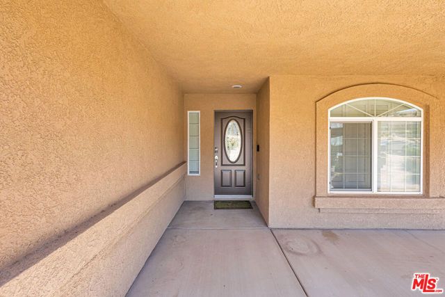 17594 Bangor Avenue, Hesperia, CA 92345