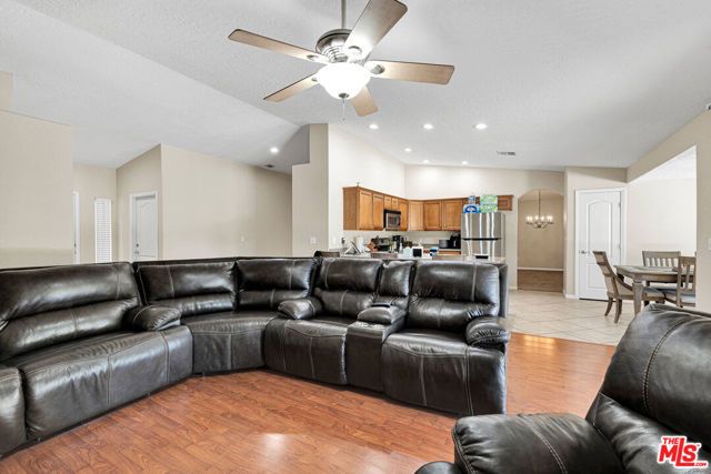 17594 Bangor Avenue, Hesperia, CA 92345