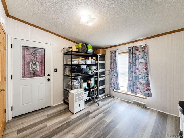 90 Menlo Park Drive, Sumpter Township, MI 48111