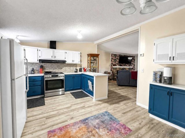 90 Menlo Park Drive, Sumpter Township, MI 48111