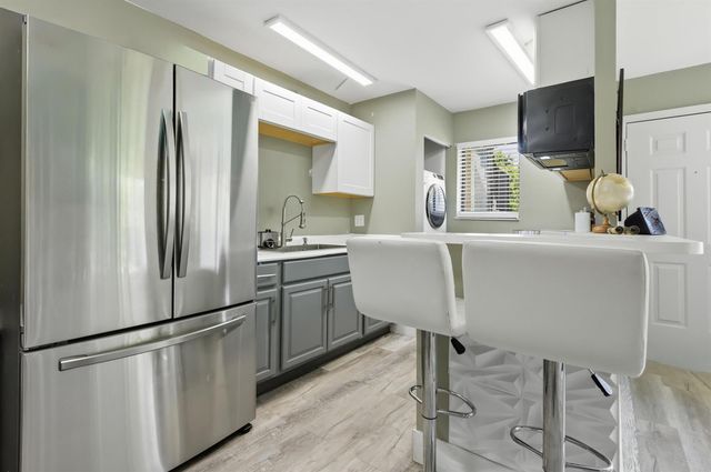 545 Trace Circle 102, Deerfield Beach, FL 33441