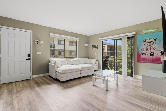 545 Trace Circle 102, Deerfield Beach, FL 33441