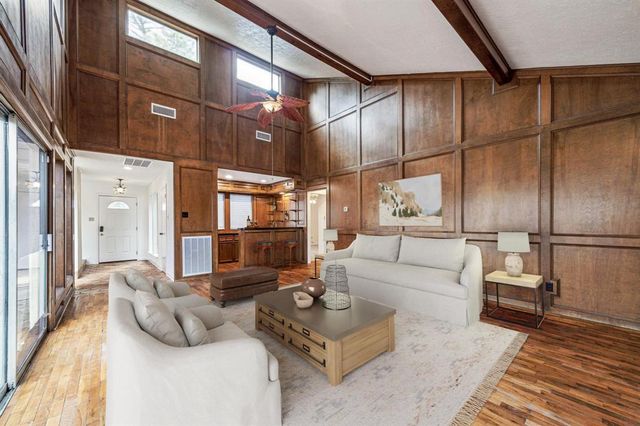 7619 Bankside Drive, Houston, TX 77071