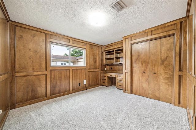 7619 Bankside Drive, Houston, TX 77071