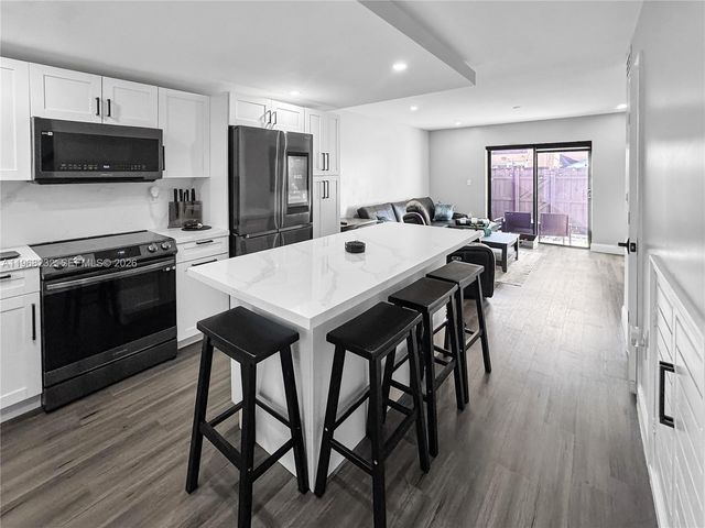 110 SW 108th Ave H2, Sweetwater, FL 33174