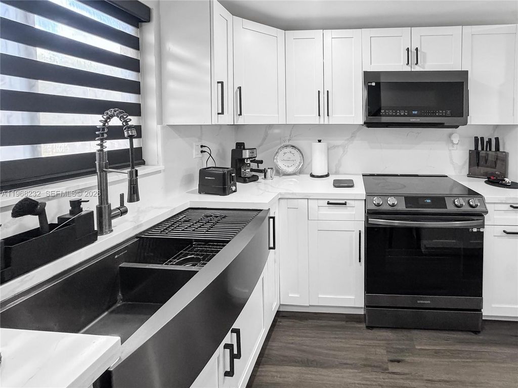 110 SW 108th Ave H2, Sweetwater, FL 33174