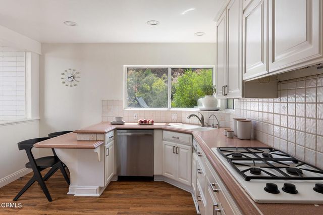 1437 Hillside Drive, Glendale, CA 91208