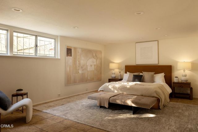 1437 Hillside Drive, Glendale, CA 91208