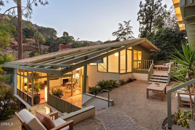 1437 Hillside Drive, Glendale, CA 91208