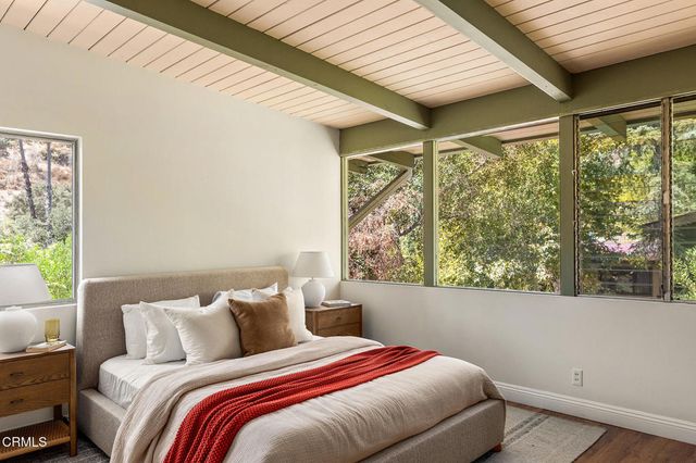 1437 Hillside Drive, Glendale, CA 91208