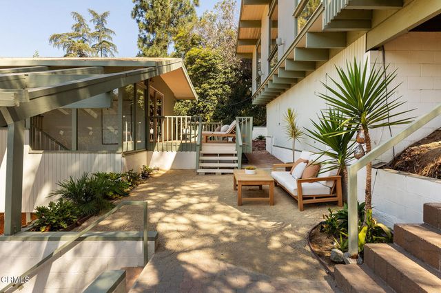 1437 Hillside Drive, Glendale, CA 91208