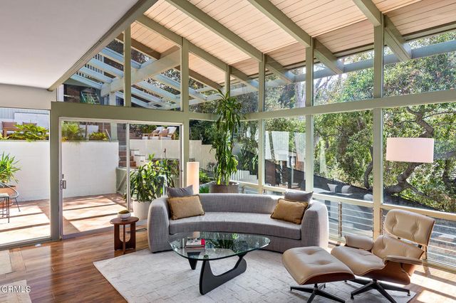 1437 Hillside Drive, Glendale, CA 91208