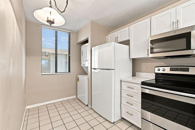2424 W TAMPA BAY BOULEVARD L404, Tampa, FL 33607