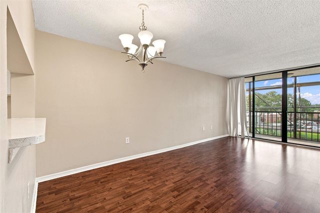 2424 W TAMPA BAY BOULEVARD L404, Tampa, FL 33607