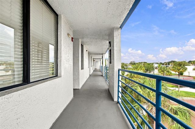 2424 W TAMPA BAY BOULEVARD L404, Tampa, FL 33607