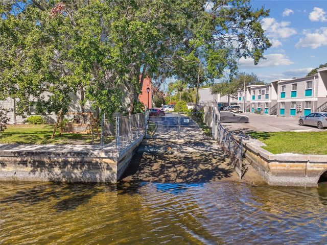 2424 W TAMPA BAY BOULEVARD L404, Tampa, FL 33607