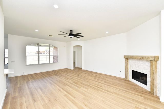 5518 Persimmon Pass, Richmond, TX 77407