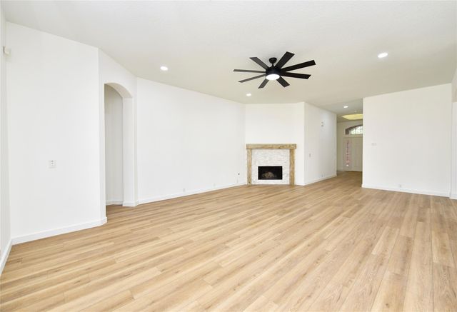 5518 Persimmon Pass, Richmond, TX 77407