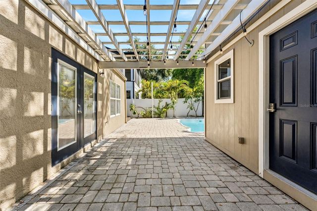 1618 S ARRAWANA AVENUE, Tampa, FL 33629