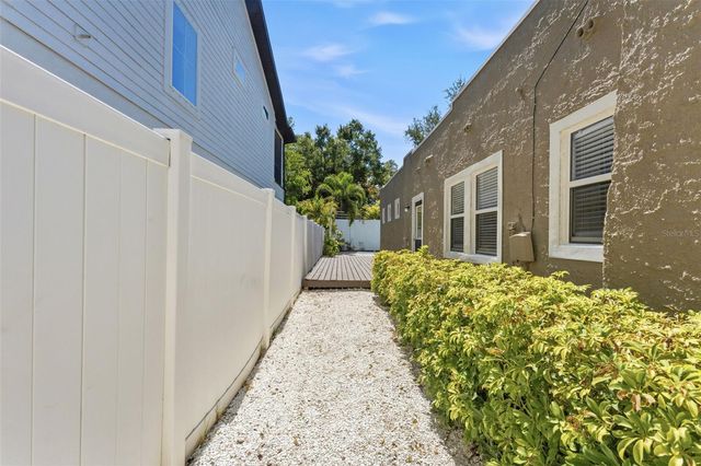 1618 S ARRAWANA AVENUE, Tampa, FL 33629