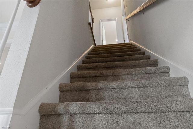 102 E Point Estates RD, Knotts Island, NC 27950