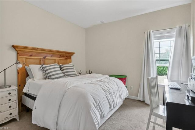 102 E Point Estates RD, Knotts Island, NC 27950