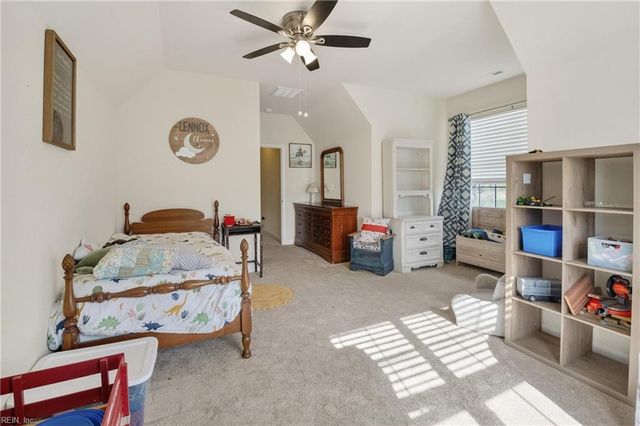 102 E Point Estates RD, Knotts Island, NC 27950