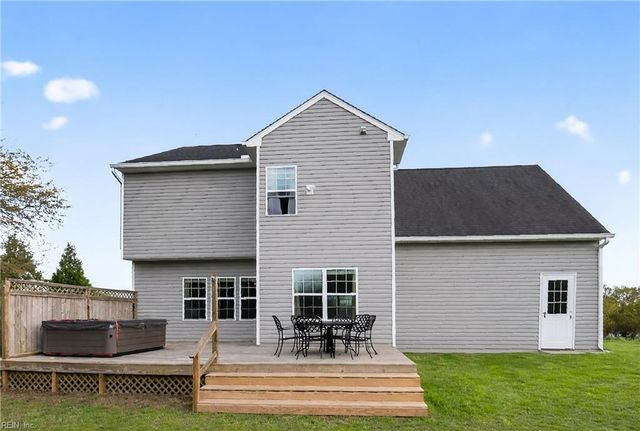 102 E Point Estates RD, Knotts Island, NC 27950