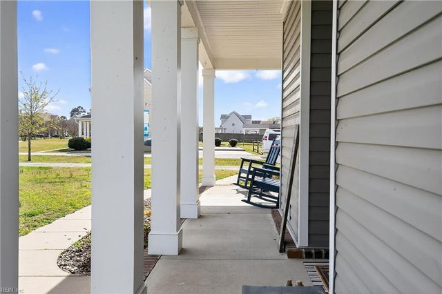 102 E Point Estates RD, Knotts Island, NC 27950