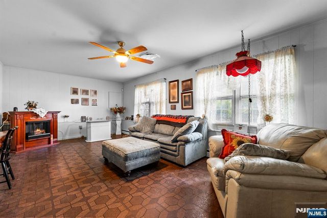 189 Woodland Avenue, Westwood, NJ 07675