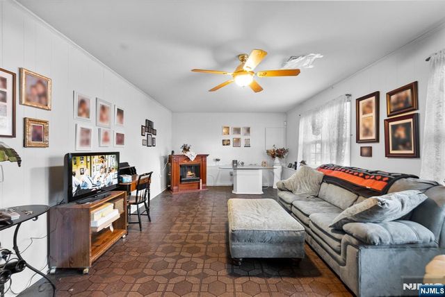 189 Woodland Avenue, Westwood, NJ 07675