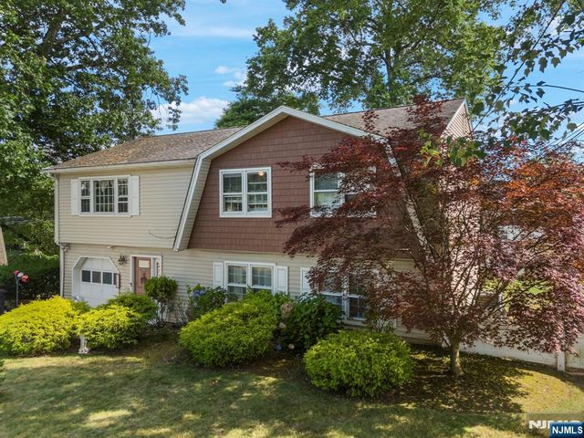 189 Woodland Avenue, Westwood, NJ 07675