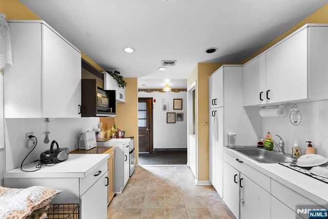 189 Woodland Avenue, Westwood, NJ 07675