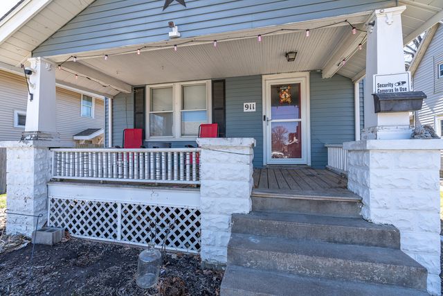 911 W 16th Street, Davenport, IA 52804