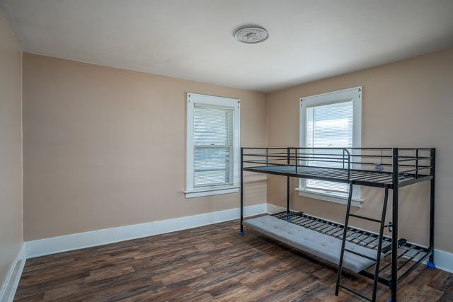 911 W 16th Street, Davenport, IA 52804