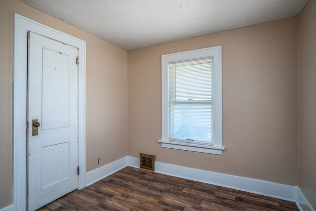 911 W 16th Street, Davenport, IA 52804